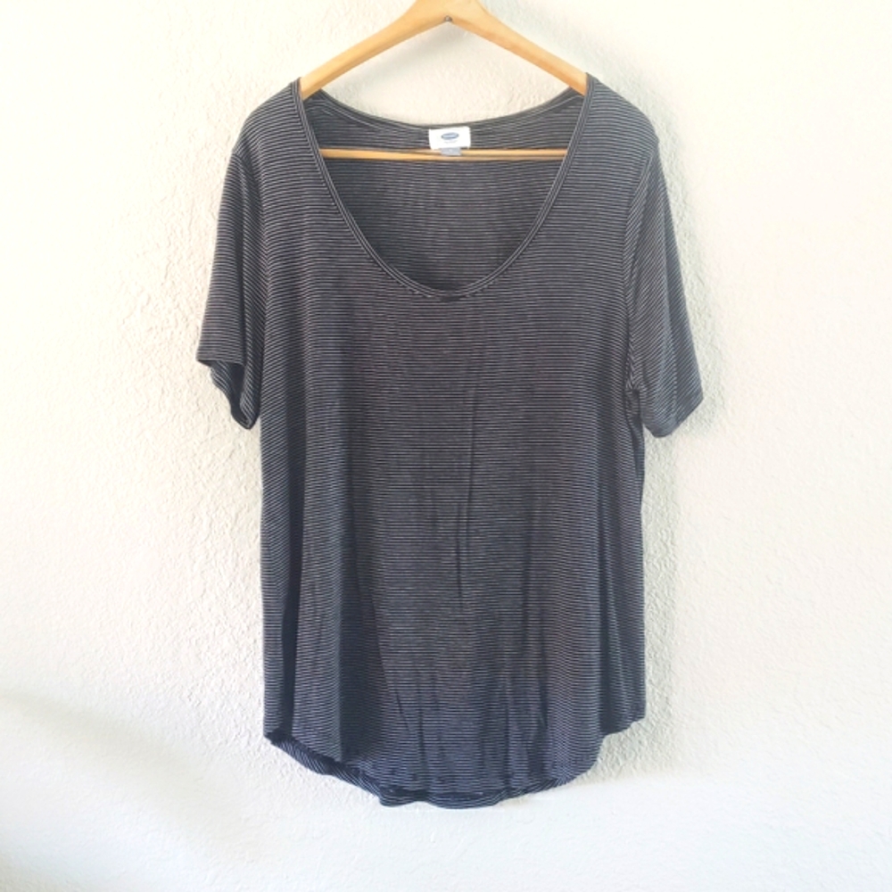 Old Navy Black And White Stripe Scoop Neck Curved Hem Short Sleeve Tee Large